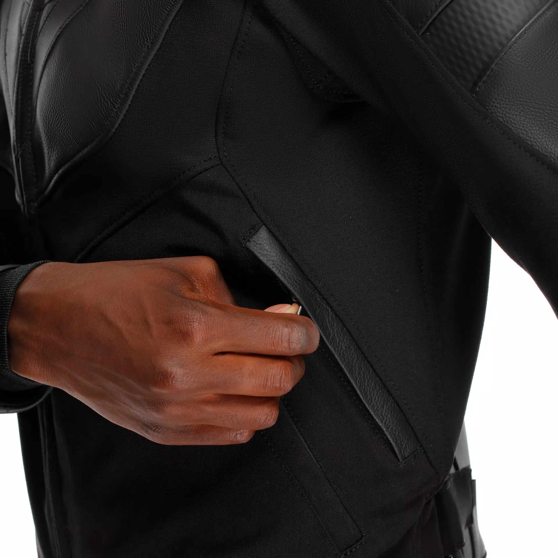 Кожаная куртка DAINESE IPERATTIVA LEATHER-TEX JACKET